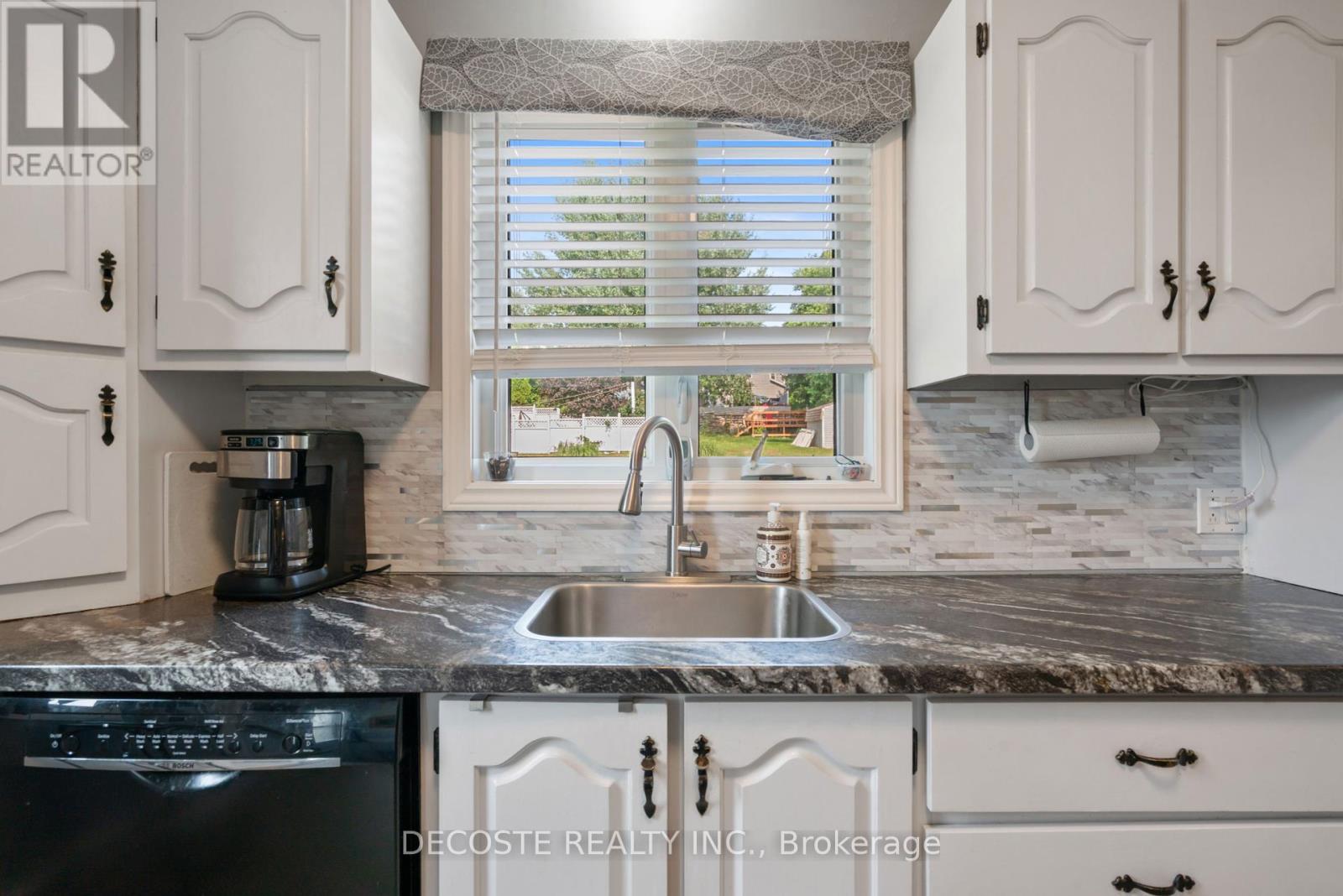 Photo 11 of 137 Park Avenue, North Glengarry ON