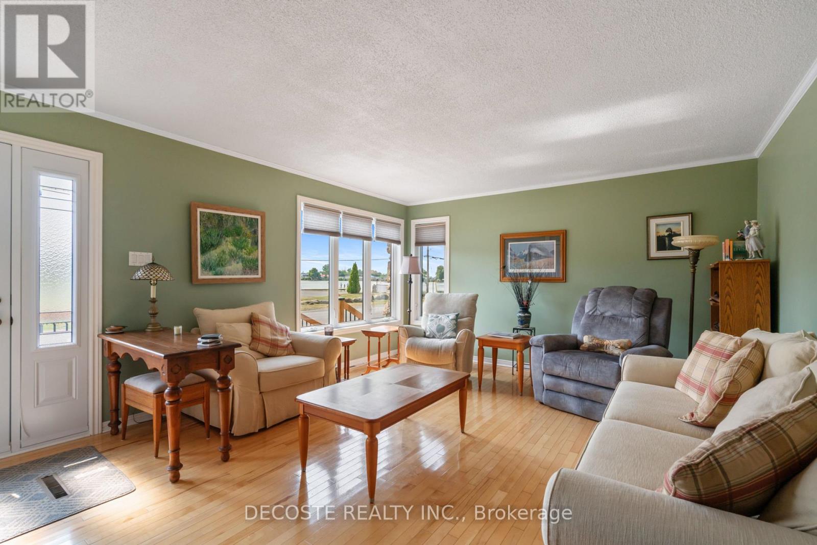 Photo 4 of 137 Park Avenue, North Glengarry ON