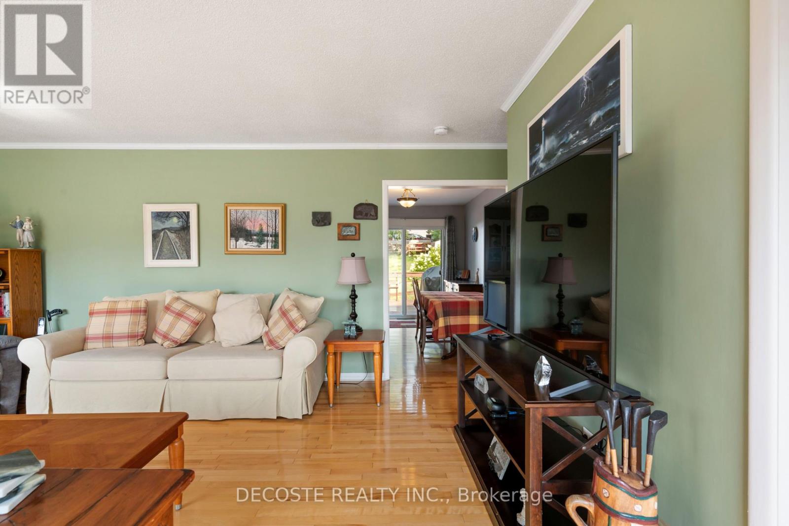 Photo 6 of 137 Park Avenue, North Glengarry ON