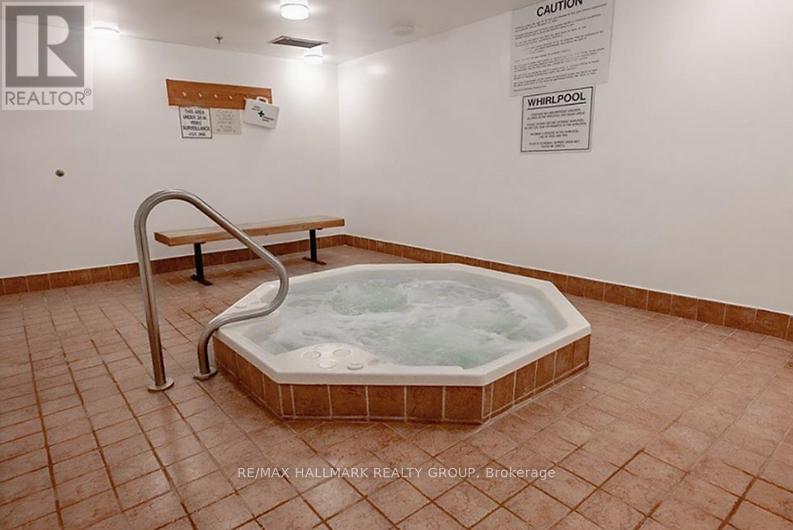 Photo 4 of 711 2871 Richmond Road, Ottawa ON