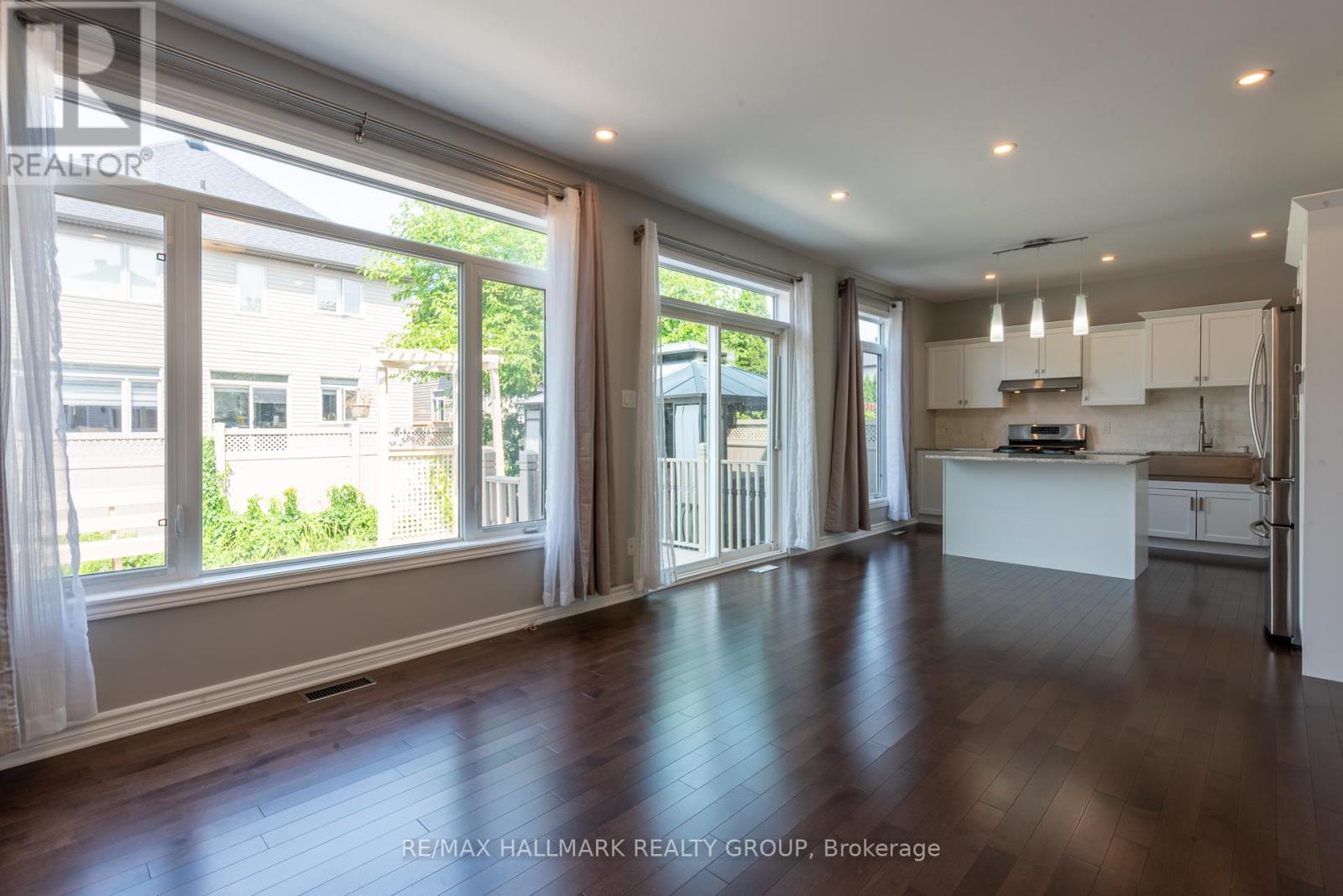 Photo 5 of 217 Fountainhead Drive, Ottawa ON