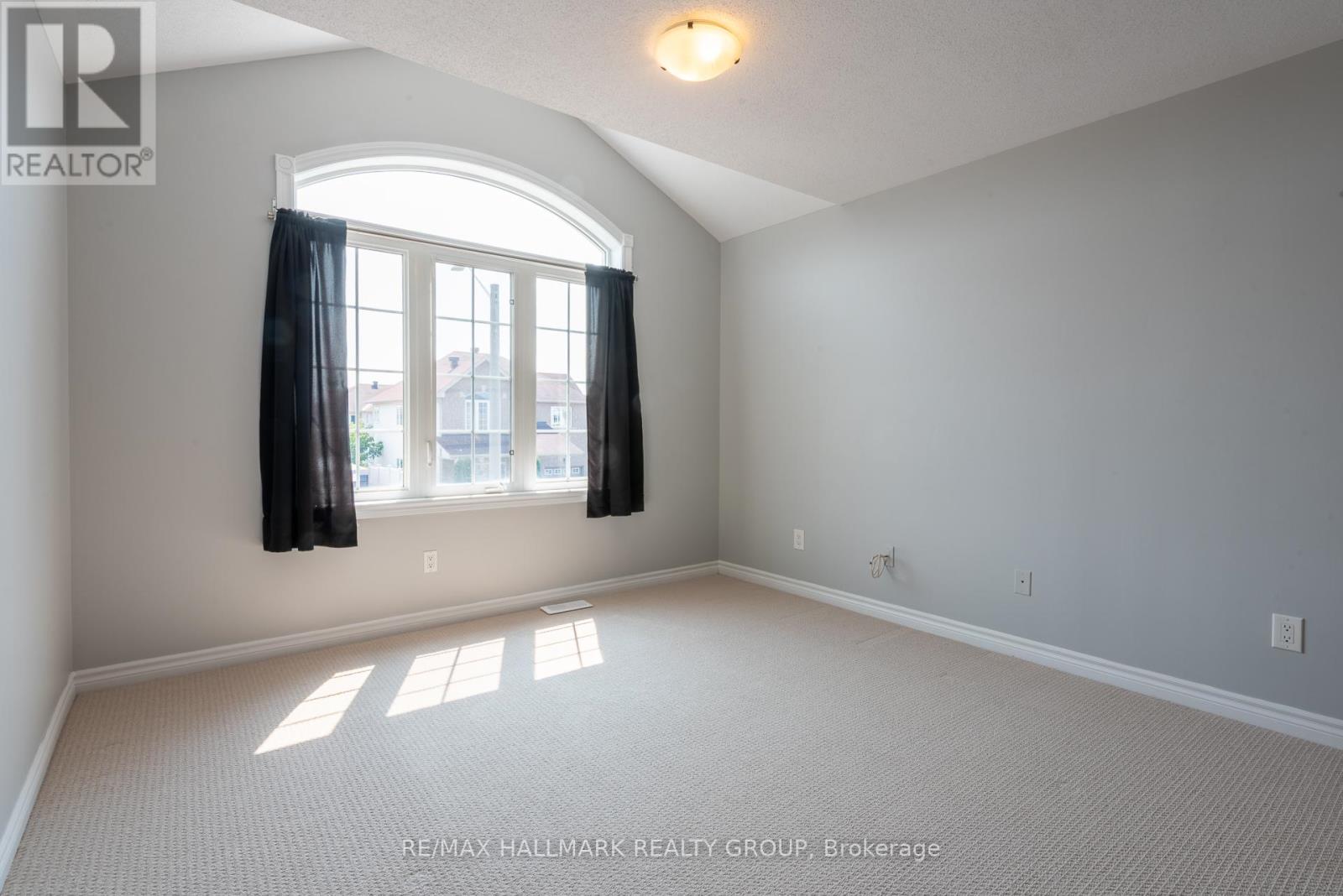 Photo 34 of 217 Fountainhead Drive, Ottawa ON