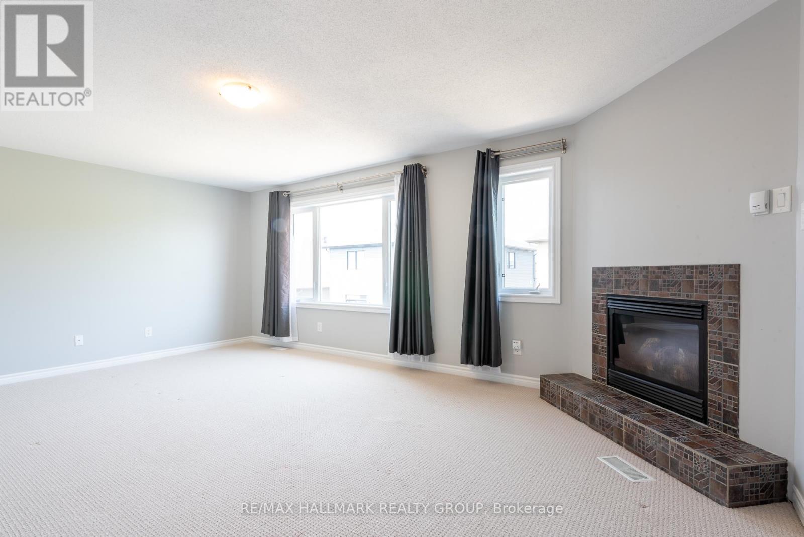 Photo 13 of 217 Fountainhead Drive, Ottawa ON