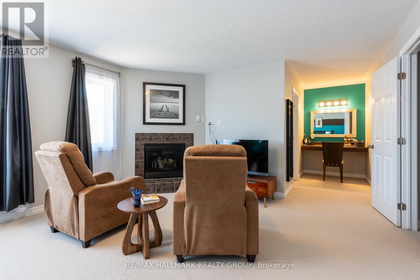 Photo 2 of 217 Fountainhead Drive, Ottawa ON