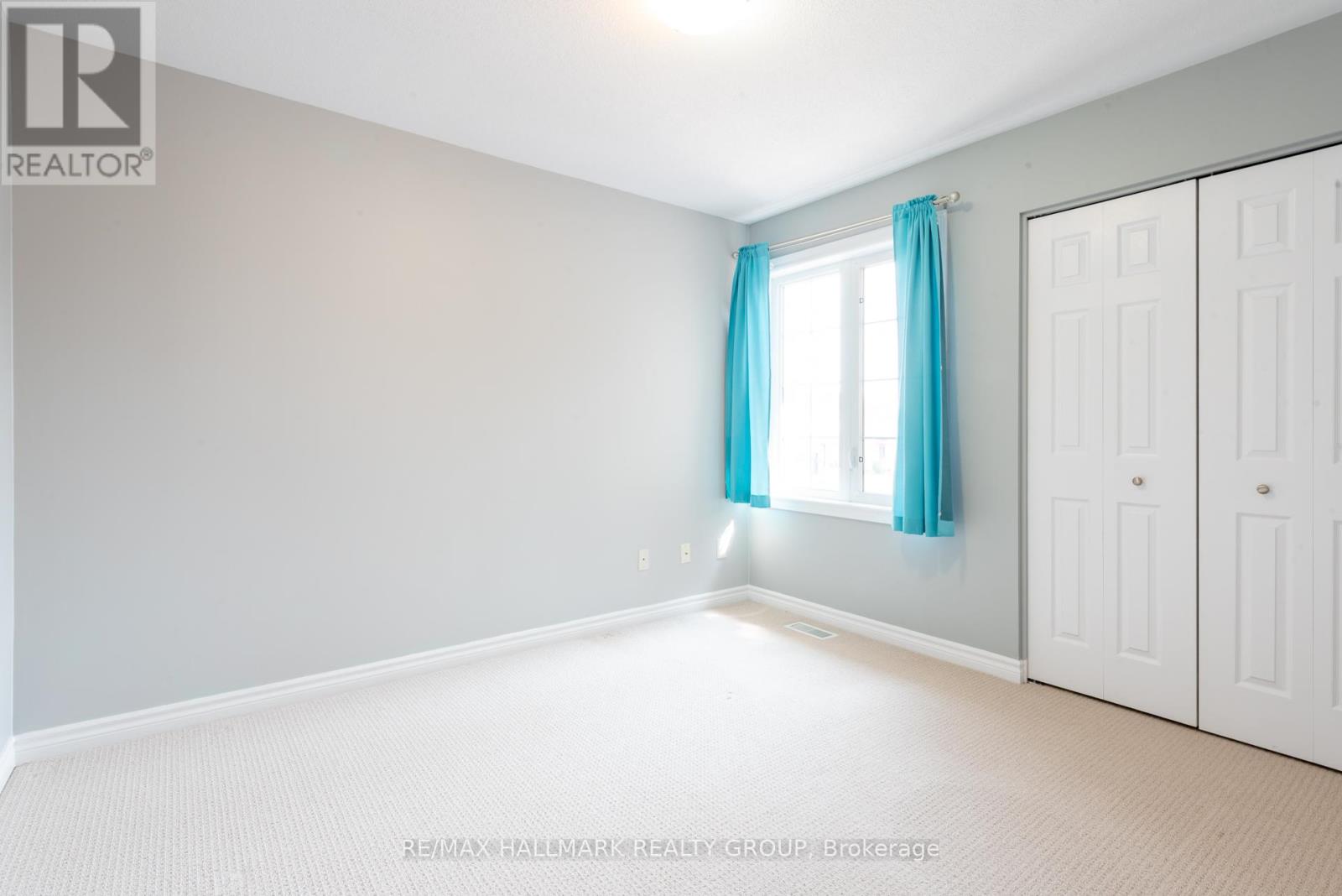 Photo 17 of 217 Fountainhead Drive, Ottawa ON