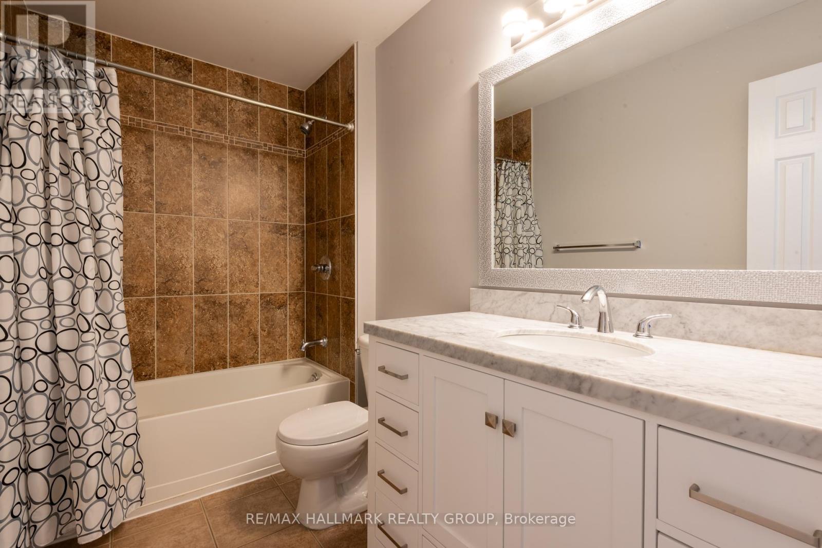 Photo 23 of 217 Fountainhead Drive, Ottawa ON