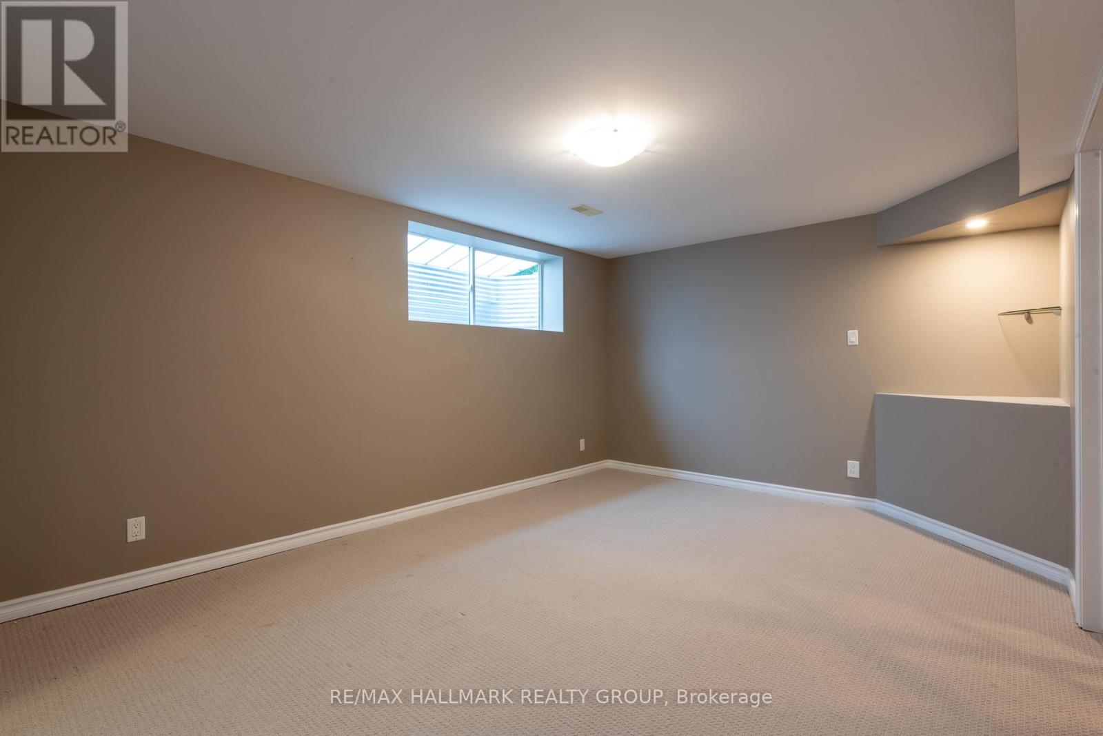 Photo 26 of 217 Fountainhead Drive, Ottawa ON