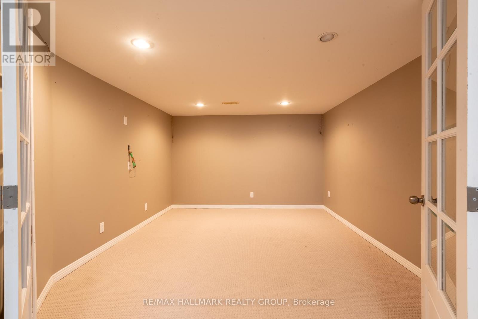 Photo 28 of 217 Fountainhead Drive, Ottawa ON