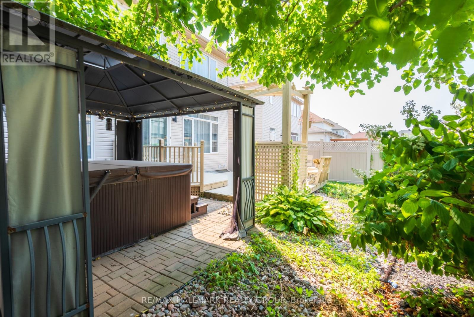 Photo 37 of 217 Fountainhead Drive, Ottawa ON