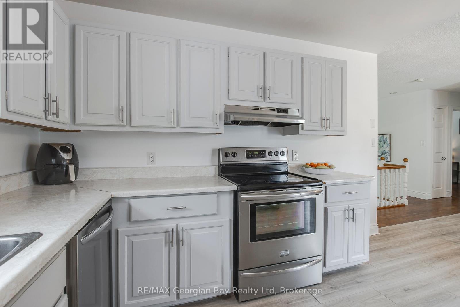Photo 24 of 32 Kerr Drive, Penetanguishene ON