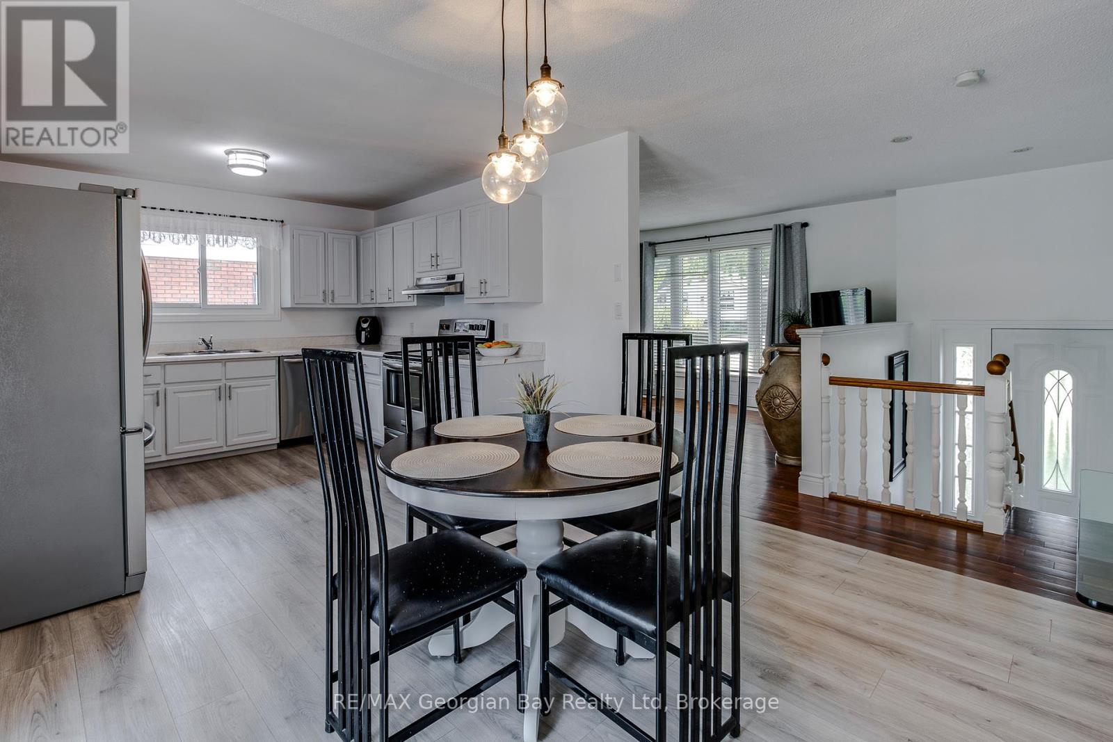 Photo 15 of 32 Kerr Drive, Penetanguishene ON