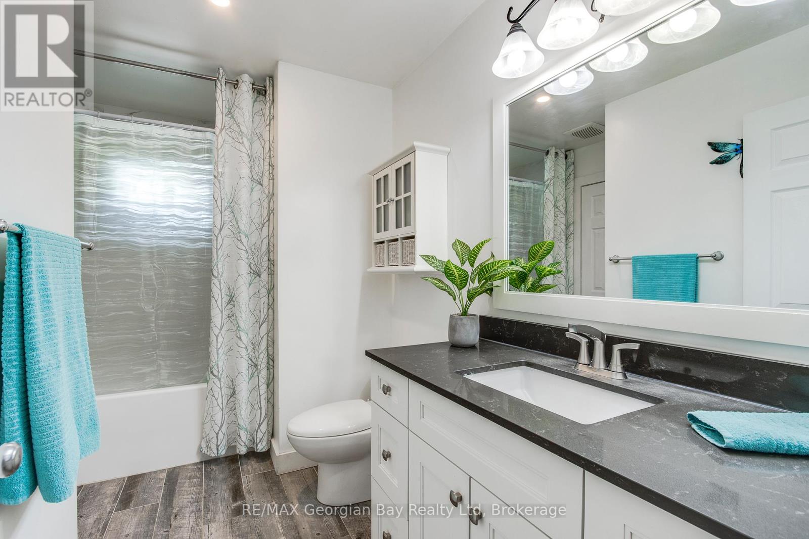 Photo 23 of 32 Kerr Drive, Penetanguishene ON