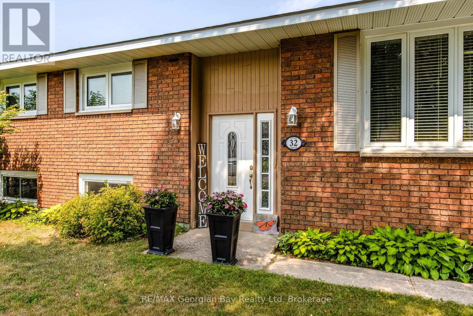 Photo 29 of 32 Kerr Drive, Penetanguishene ON