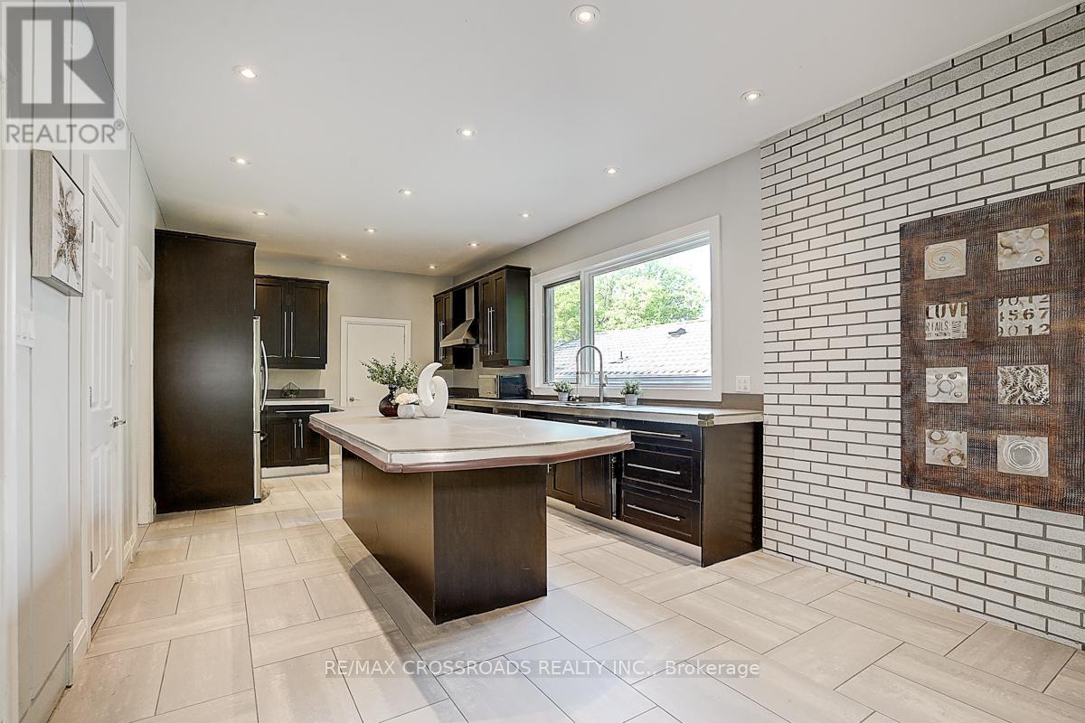 Photo 4 of 53 Forest Grove Main Floor Drive, Toronto ON