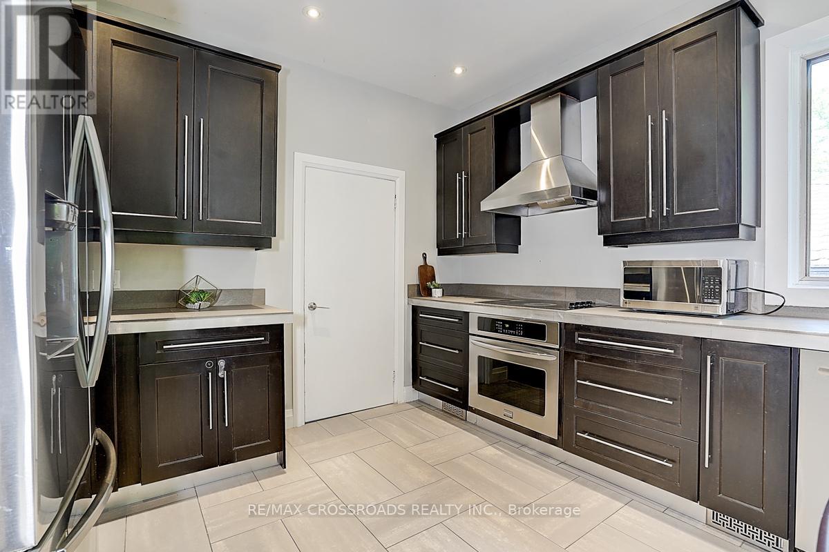 Photo 27 of 53 Forest Grove Main Floor Drive, Toronto ON