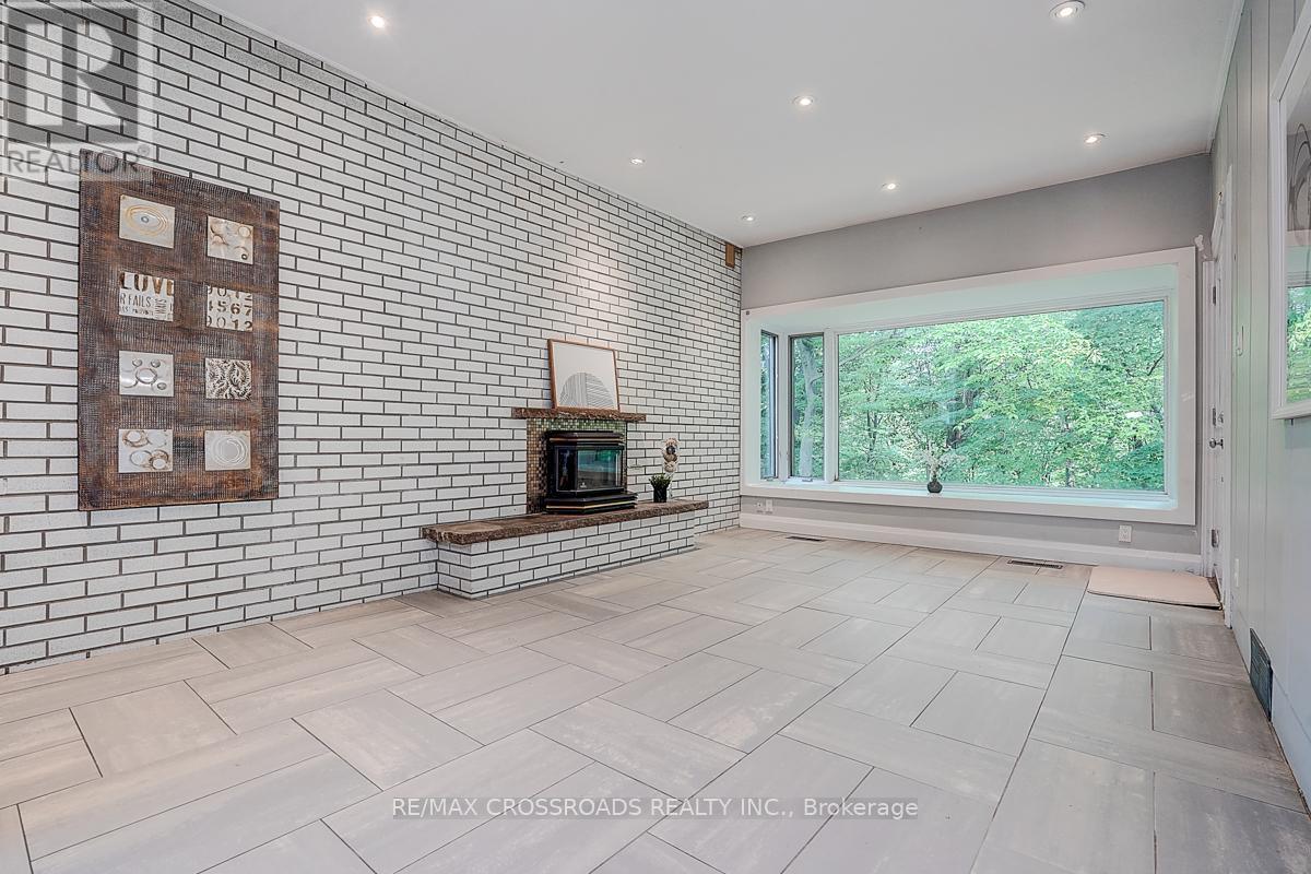 Photo 3 of 53 Forest Grove Main Floor Drive, Toronto ON