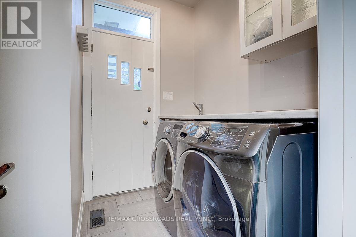 Photo 43 of 53 Forest Grove Main Floor Drive, Toronto ON