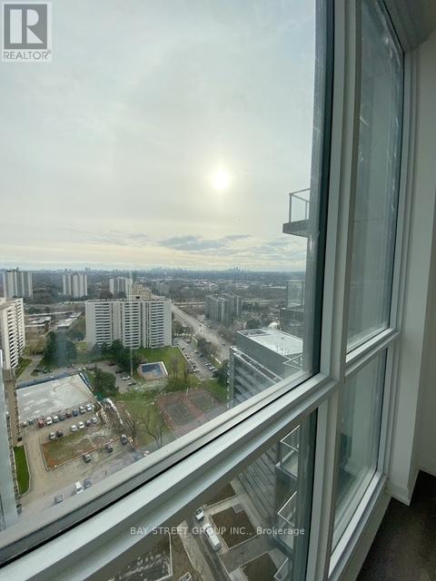 Photo 3 of 2304 38 Forest Manor Road, Toronto ON
