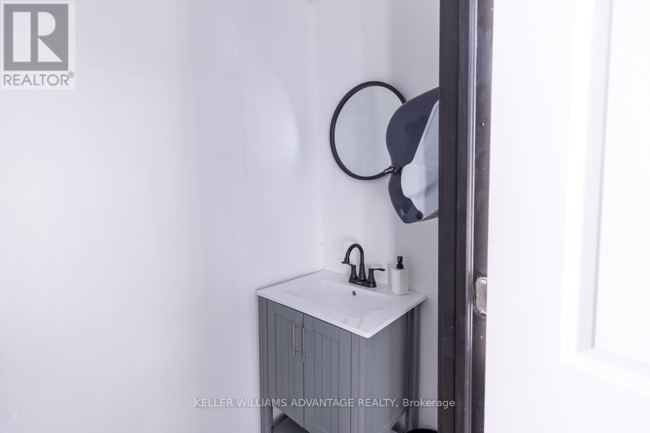 Photo 3 of 3 374 376 Bathurst Street, Toronto ON