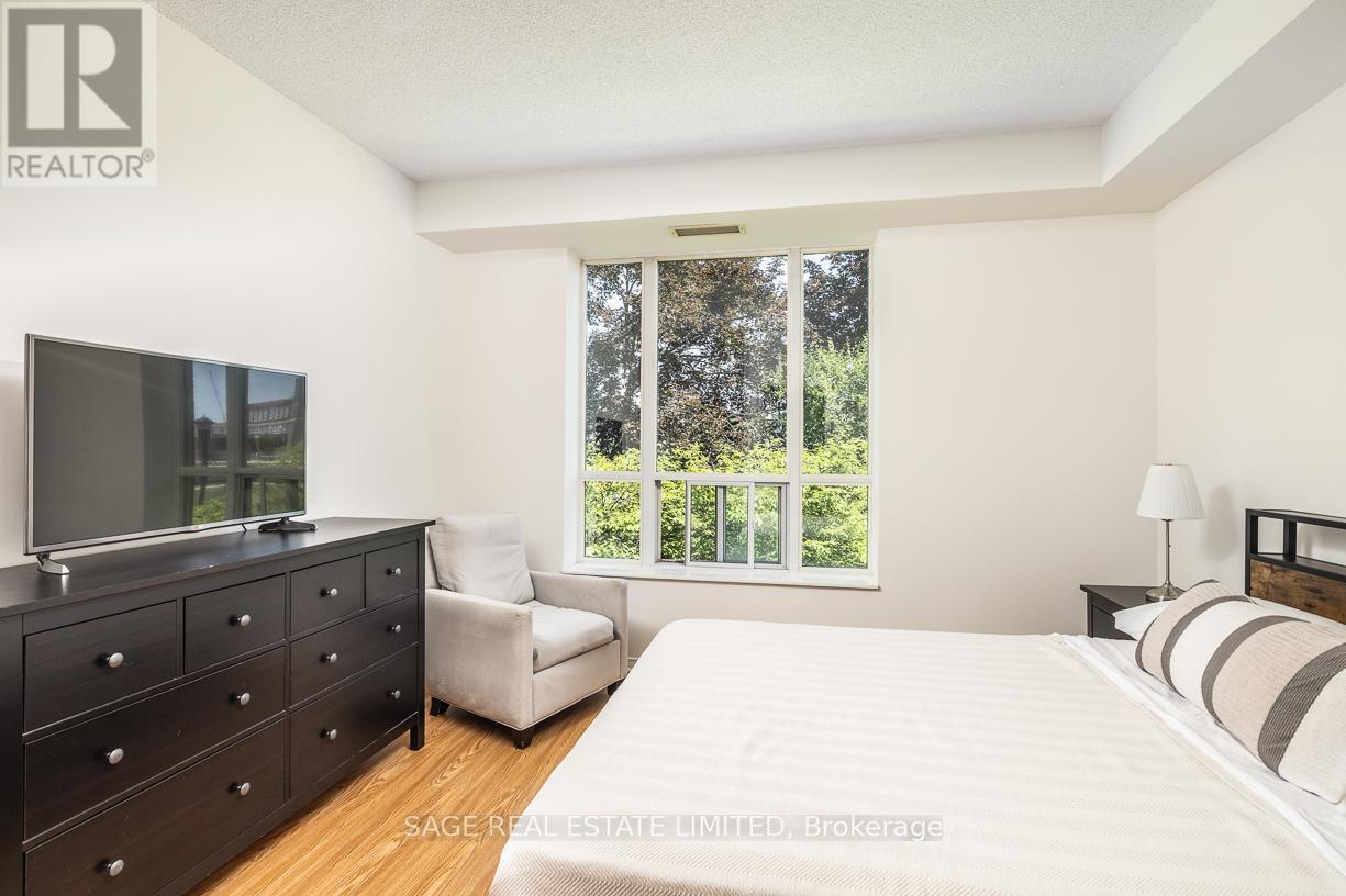 Photo 13 of 212 485 Rosewell Avenue, Toronto ON