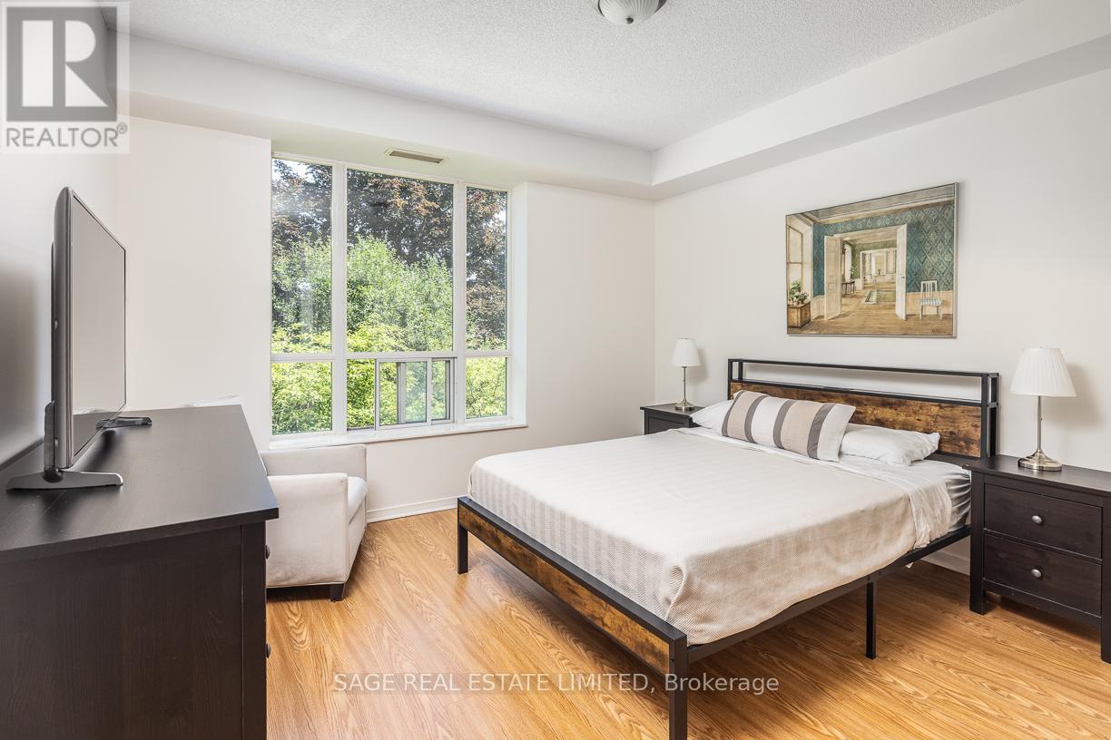 Photo 14 of 212 485 Rosewell Avenue, Toronto ON
