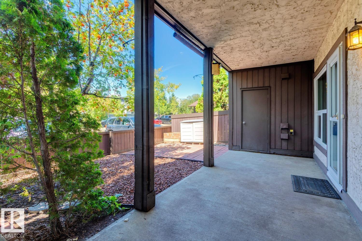Photo 31 of 206 Surrey Gardens Gd Nw, Edmonton AB