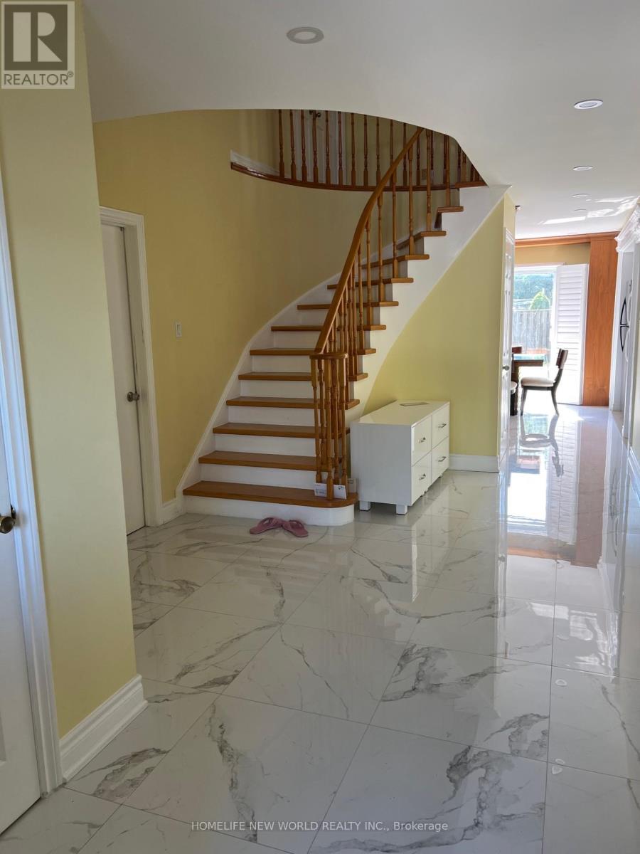 Photo 4 of Main Rm 1 27 Wilclay Avenue, Markham ON
