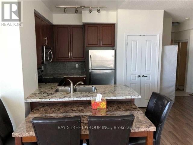 Photo 8 of 2309 220 Burnhamthorpe Road W, Mississauga ON
