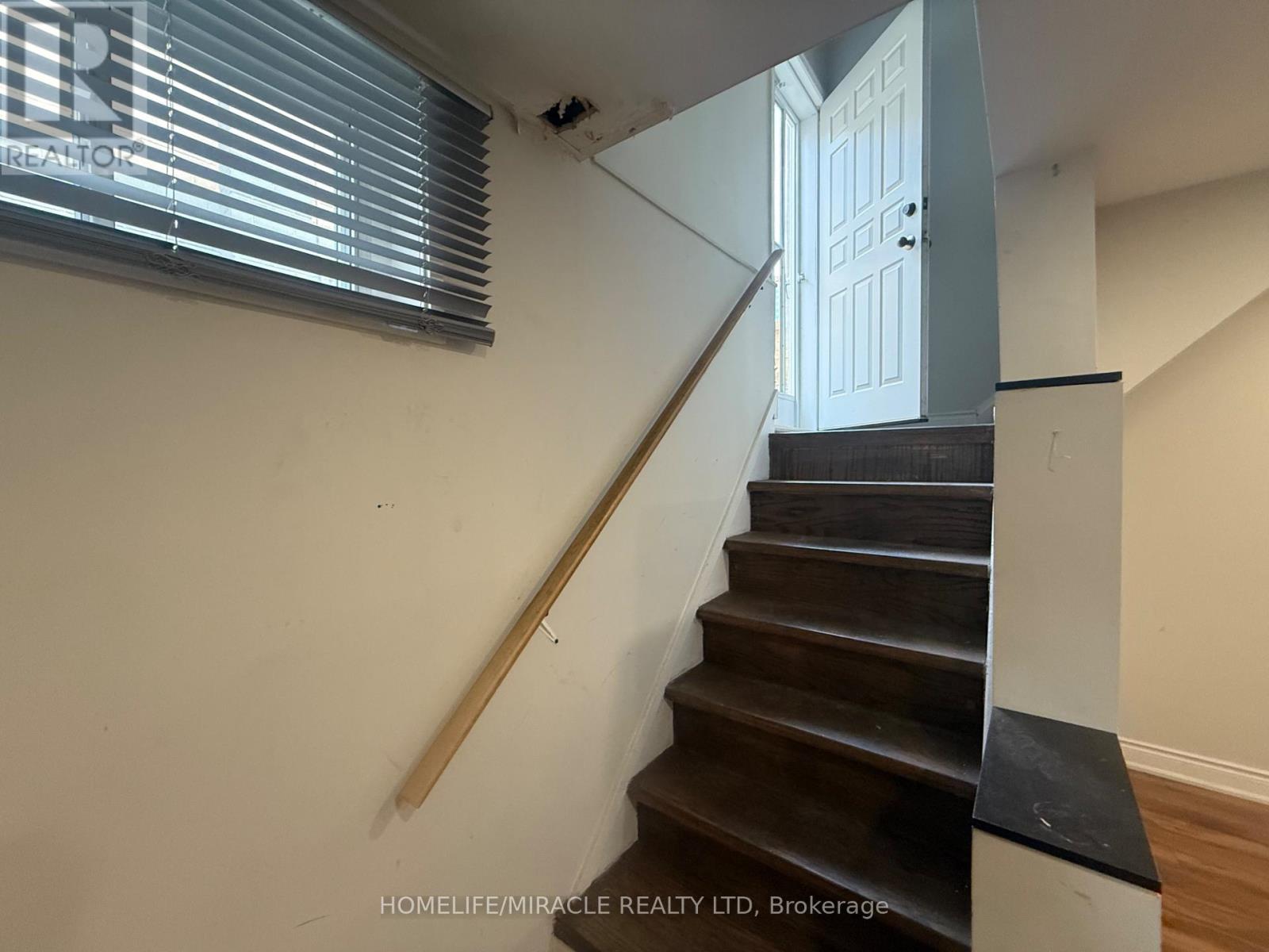 Photo 4 of 14 Belgate Place, Toronto ON