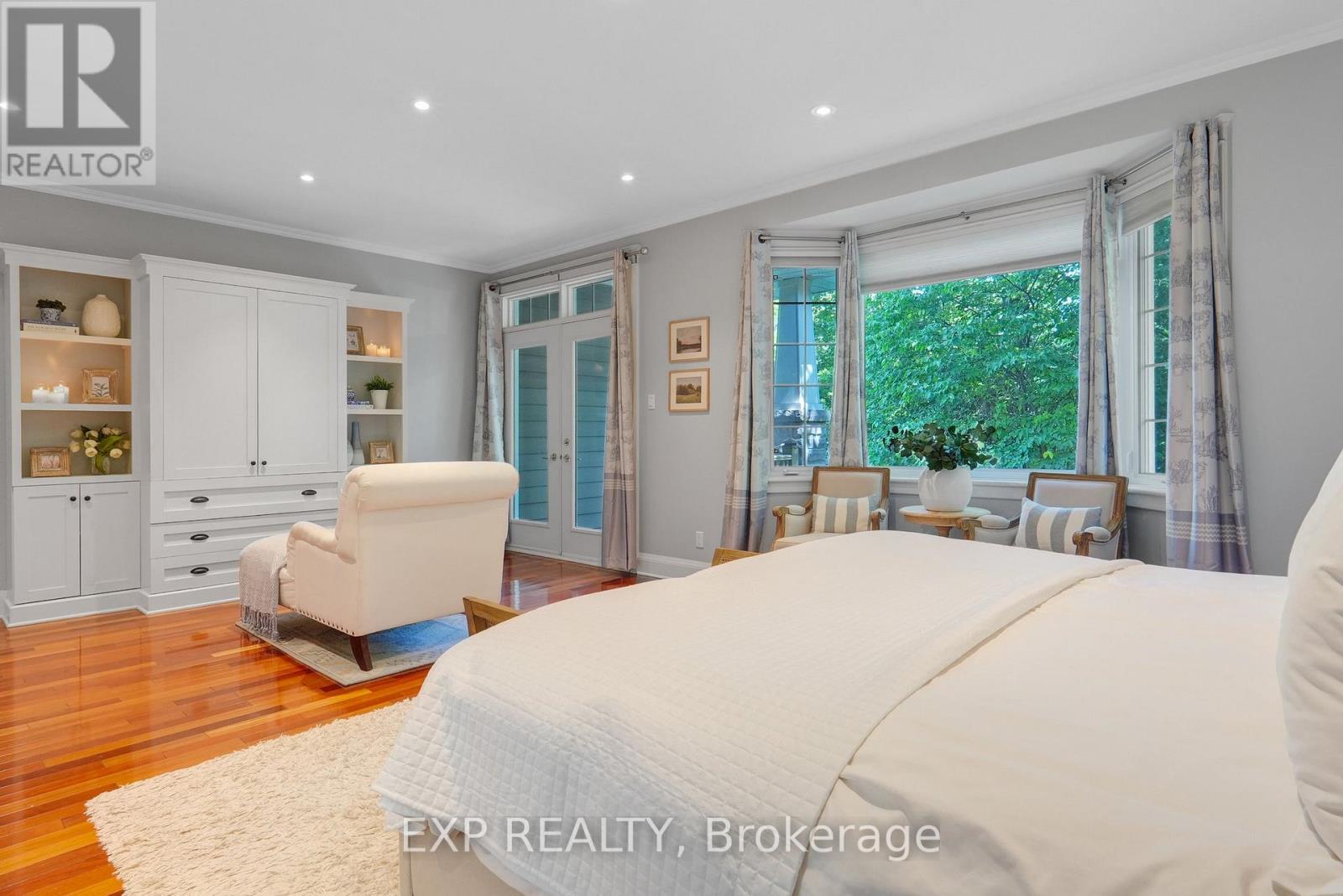 Photo 3 of 72 Delong Drive, Ottawa ON