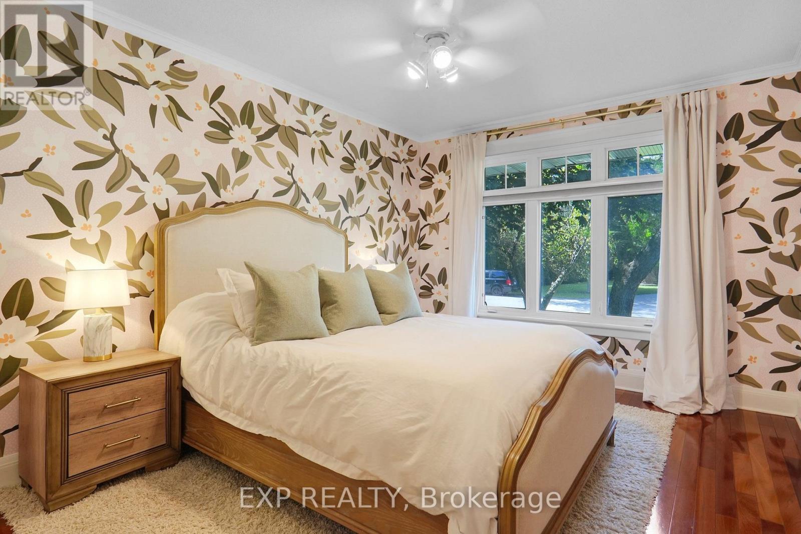 Photo 25 of 72 Delong Drive, Ottawa ON