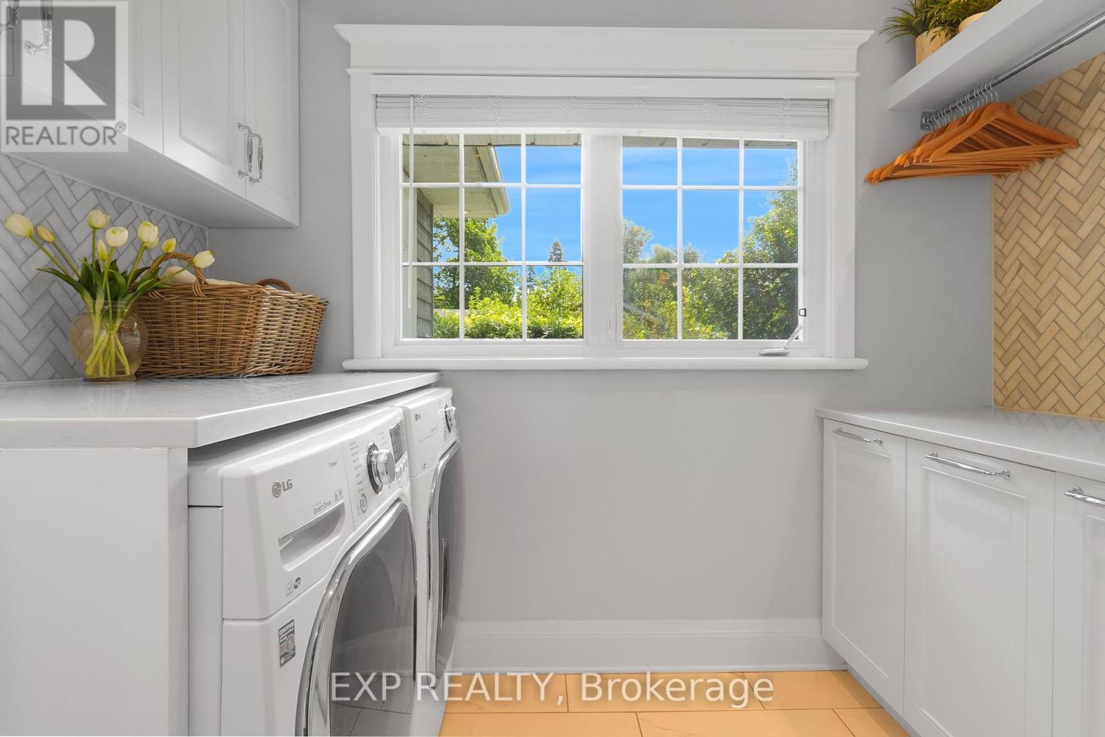 Photo 26 of 72 Delong Drive, Ottawa ON