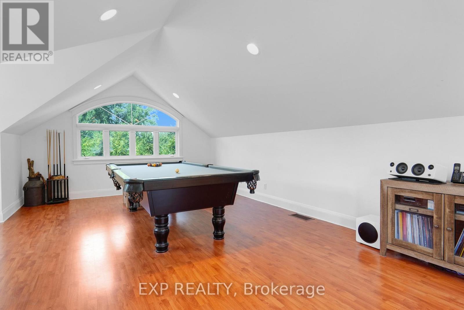 Photo 8 of 72 Delong Drive, Ottawa ON