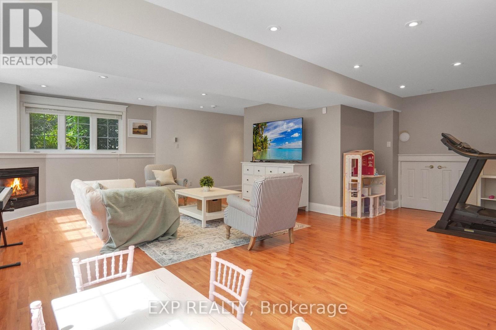 Photo 13 of 72 Delong Drive, Ottawa ON