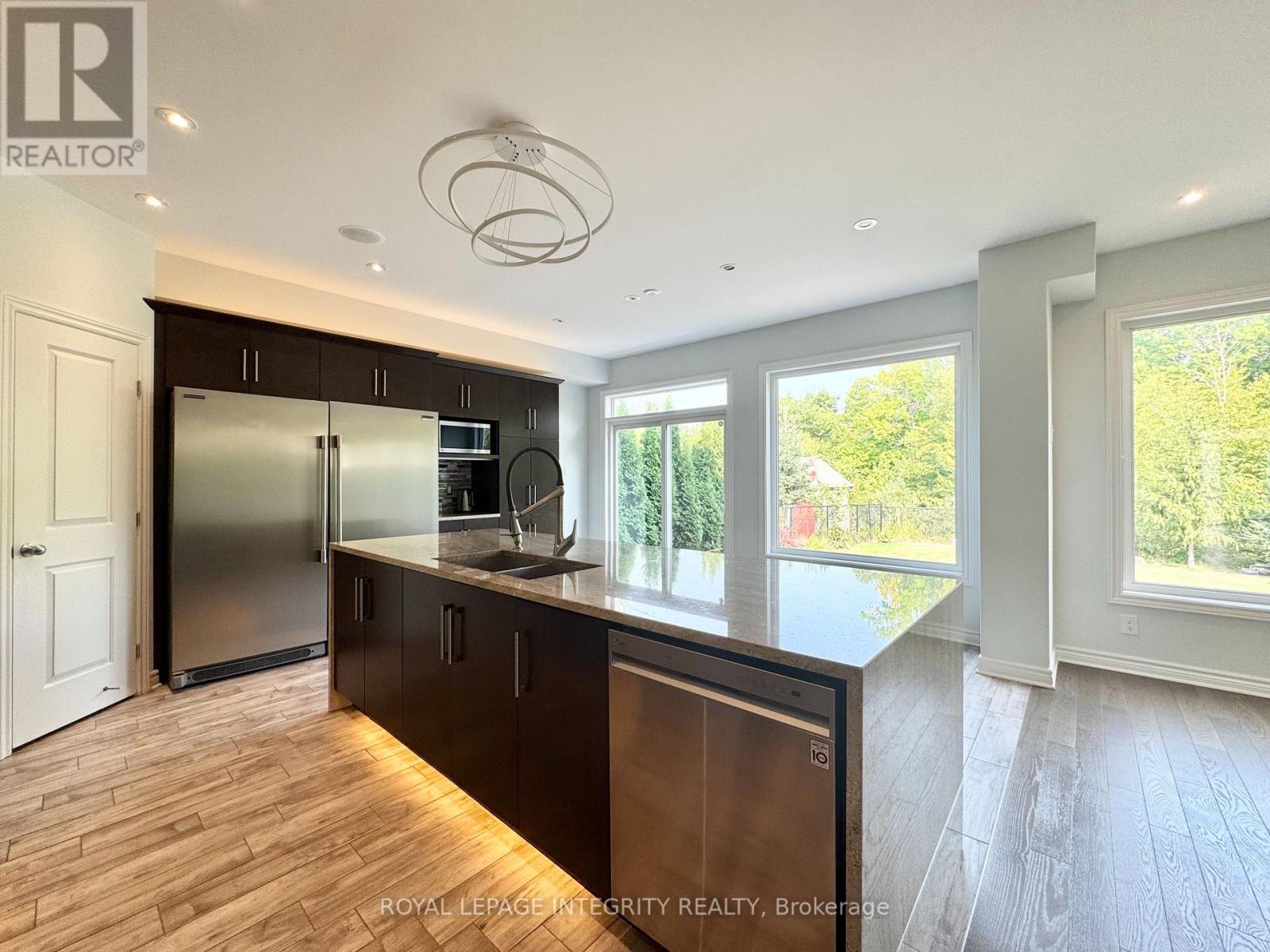 Photo 38 of 170 Escarpment Crescent, Ottawa ON