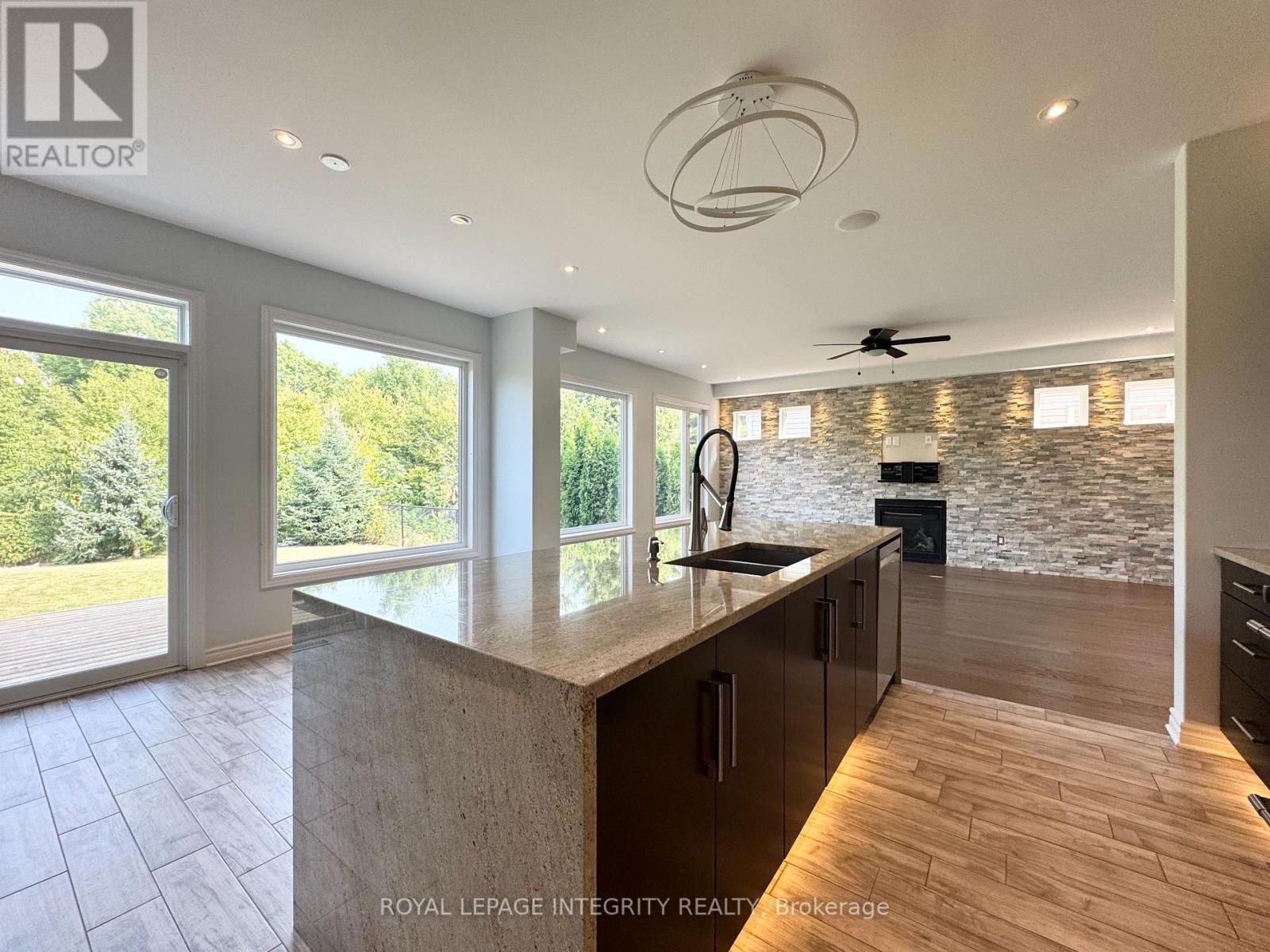 Photo 31 of 170 Escarpment Crescent, Ottawa ON
