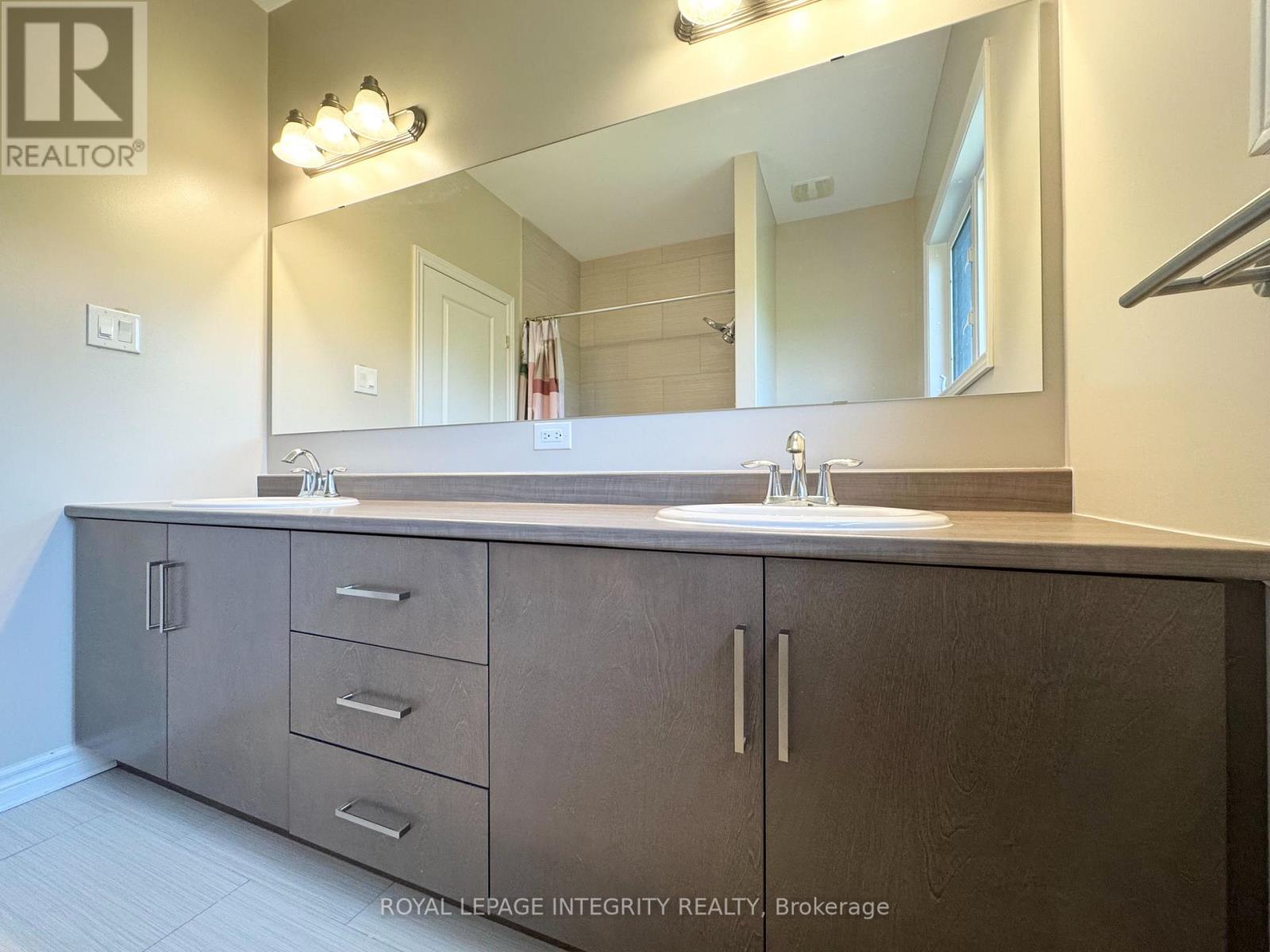 Photo 46 of 170 Escarpment Crescent, Ottawa ON