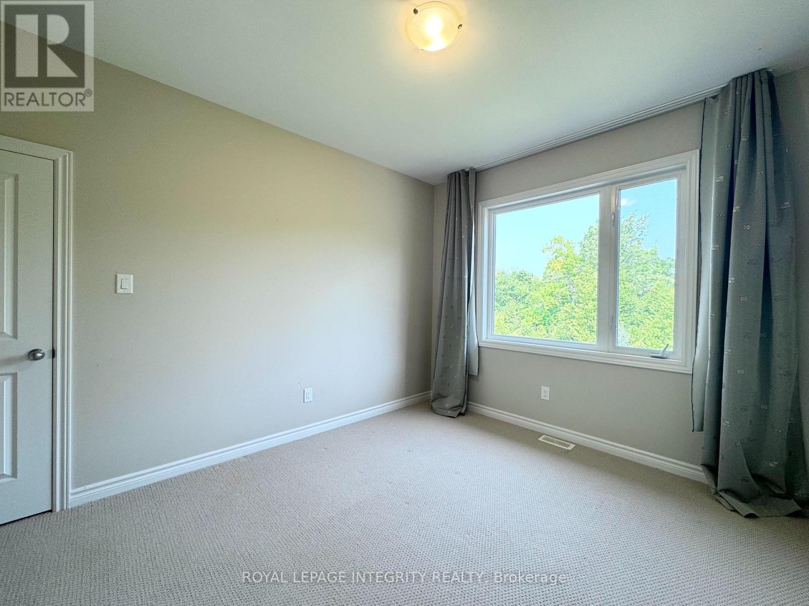 Photo 20 of 170 Escarpment Crescent, Ottawa ON