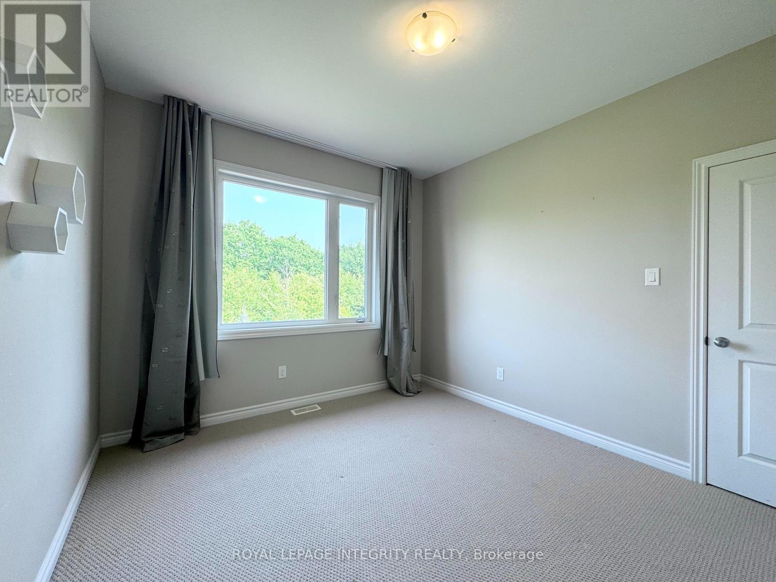 Photo 14 of 170 Escarpment Crescent, Ottawa ON