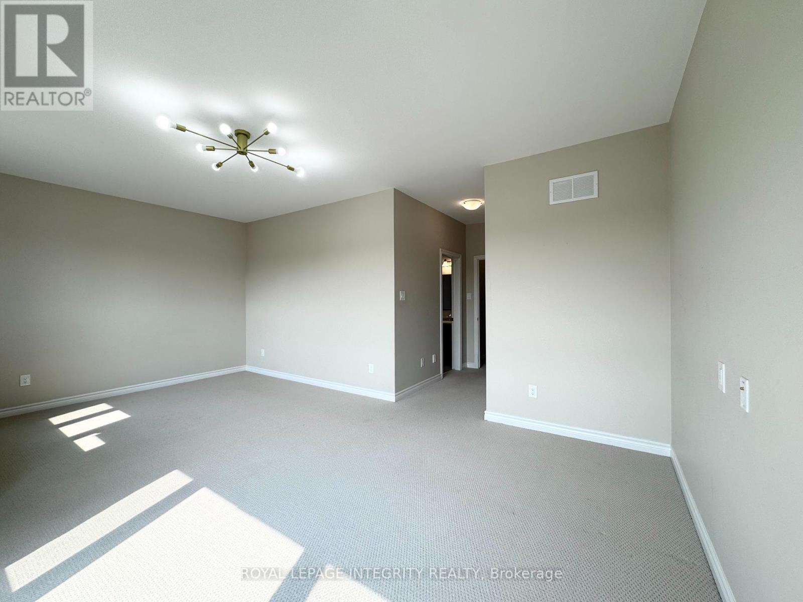 Photo 19 of 170 Escarpment Crescent, Ottawa ON