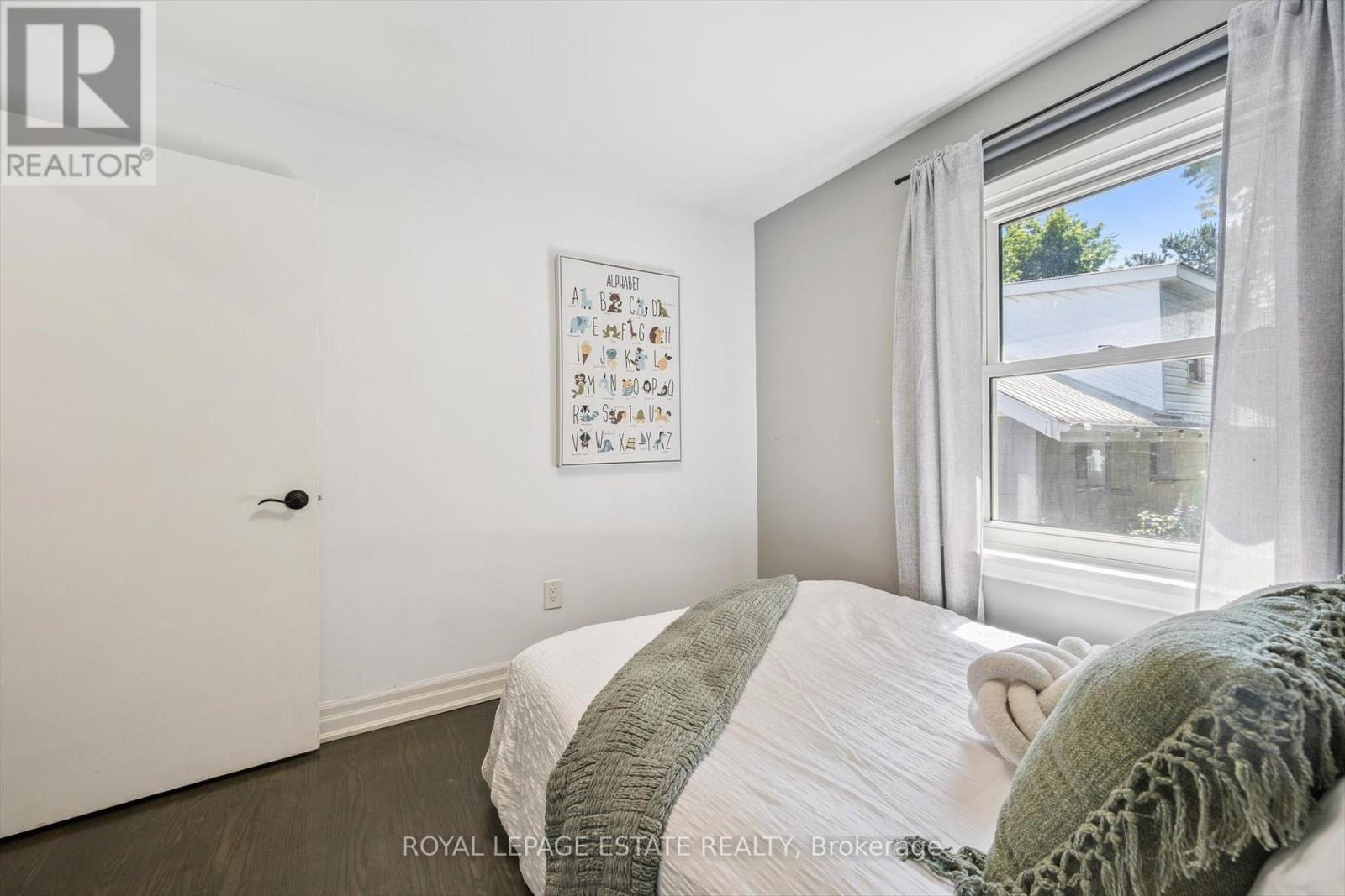 Photo 9 of 57 Nanwood Drive, Brampton ON
