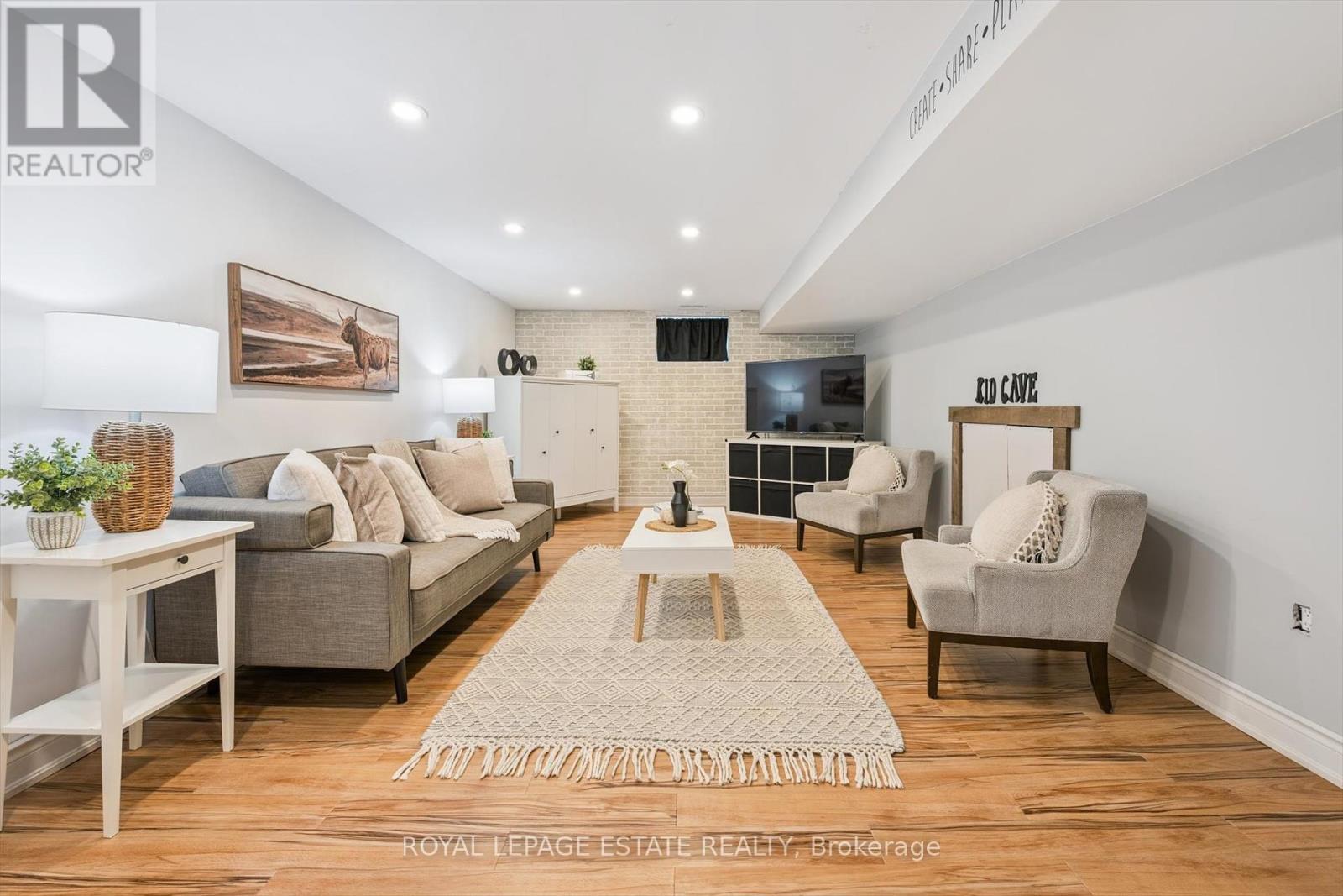 Photo 8 of 57 Nanwood Drive, Brampton ON