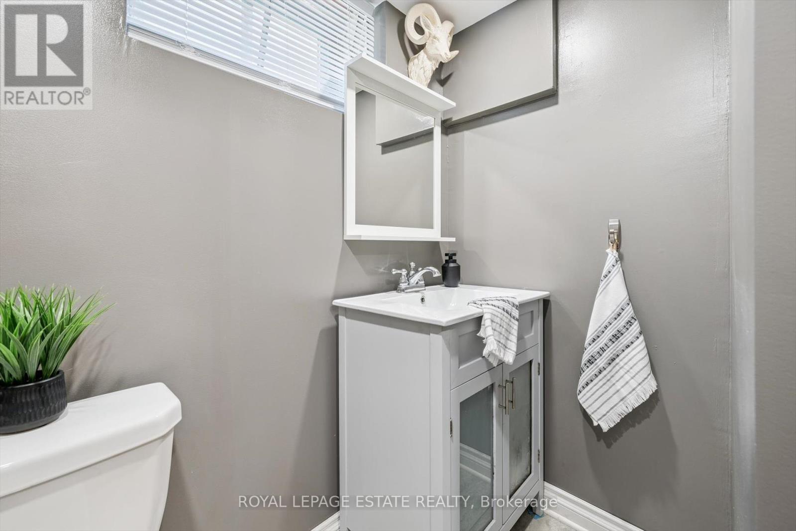 Photo 22 of 57 Nanwood Drive, Brampton ON