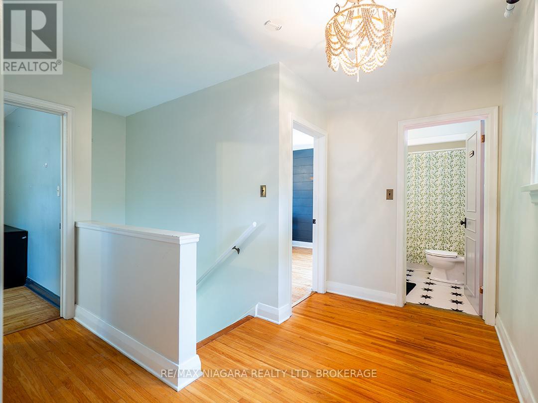 Photo 32 of 225 Edgar Street, Welland ON
