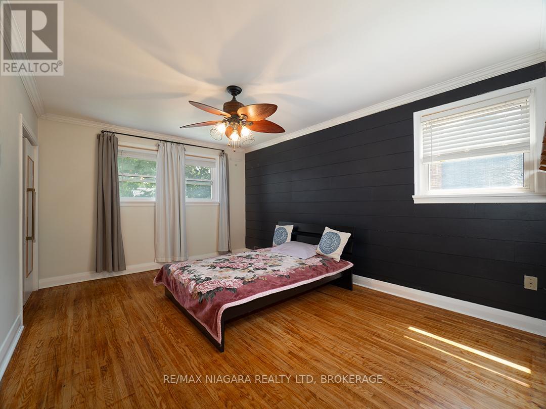 Photo 21 of 225 Edgar Street, Welland ON