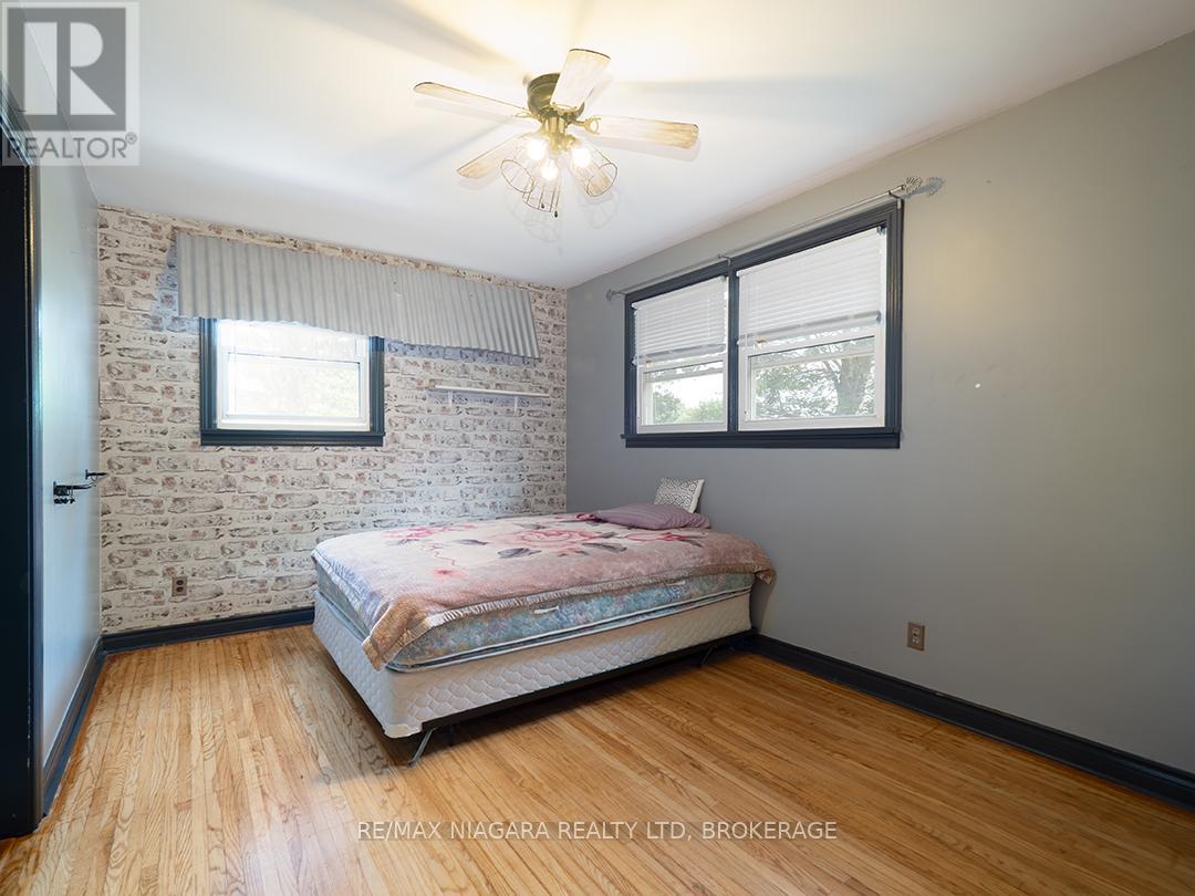Photo 5 of 225 Edgar Street, Welland ON