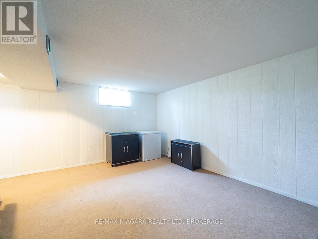 Photo 3 of 225 Edgar Street, Welland ON