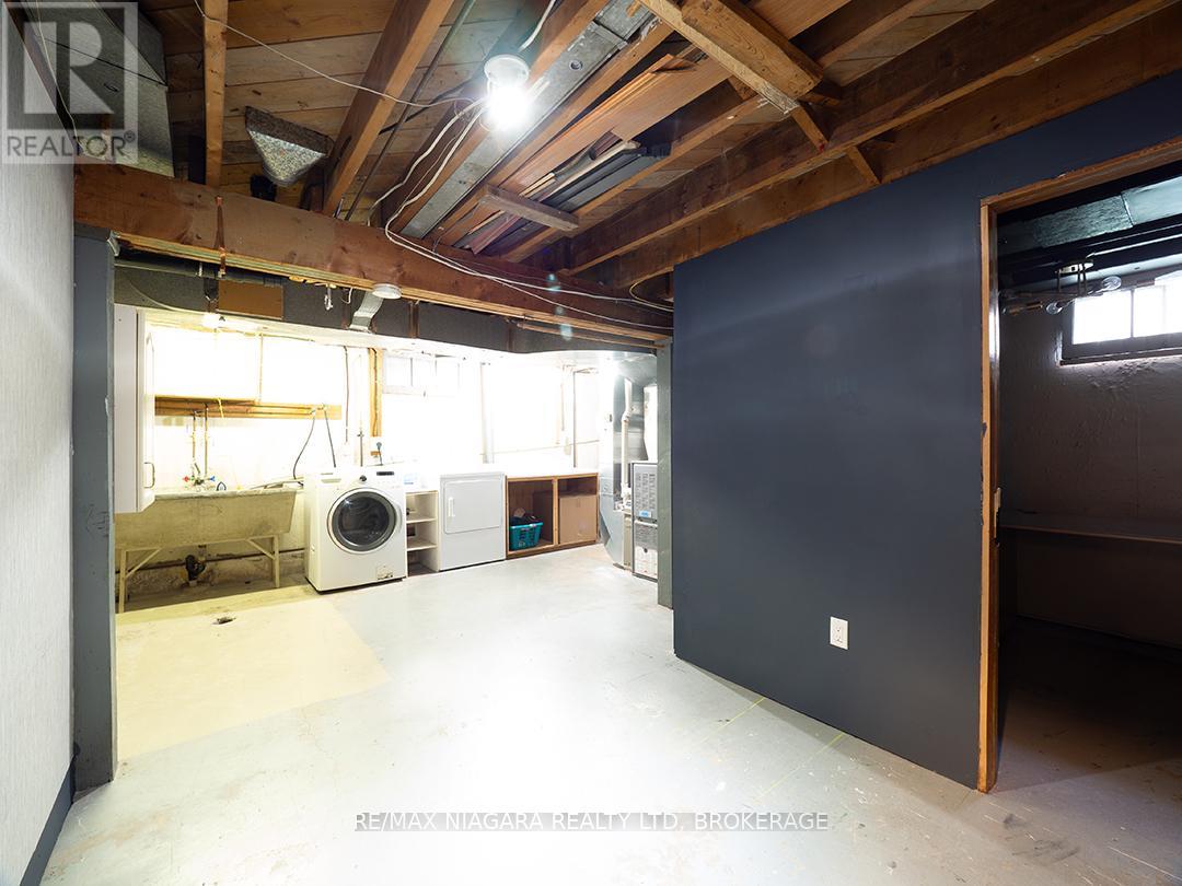 Photo 12 of 225 Edgar Street, Welland ON