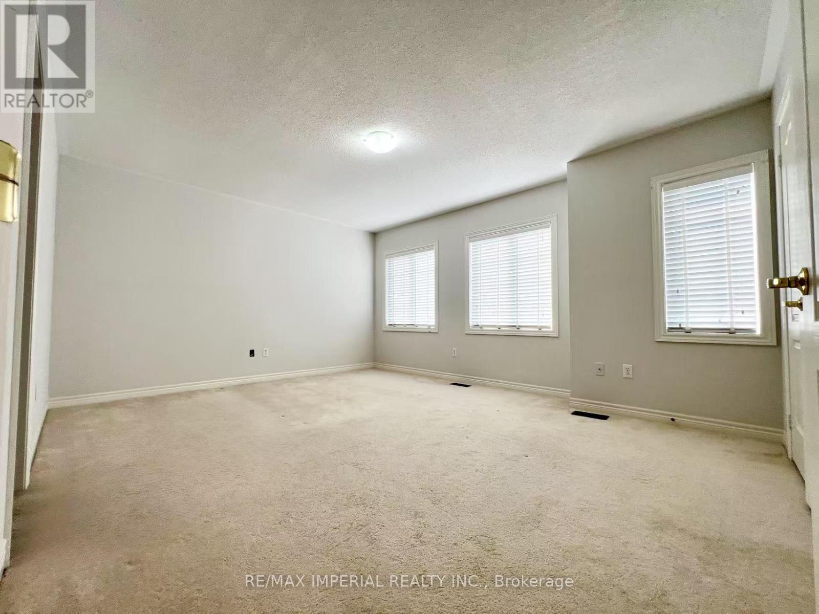 Photo 10 of 1199 Mctavish Drive, Newmarket ON
