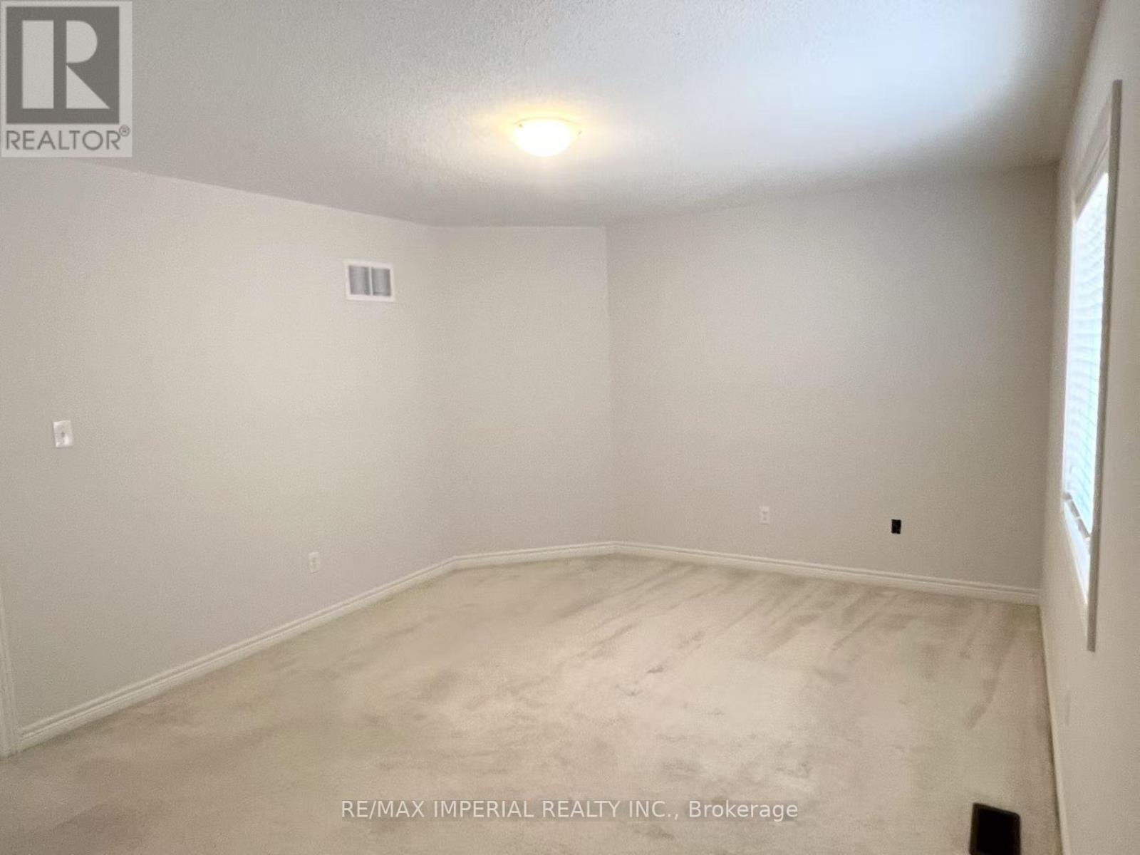Photo 15 of 1199 Mctavish Drive, Newmarket ON